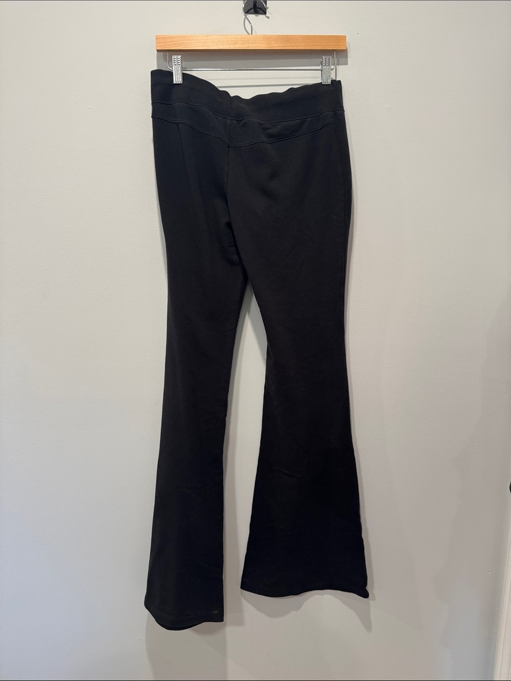 PINK Victoria's Secret Black Sweatpants with Pink & White LOVE PINK Logo - Picture 3 of 3
